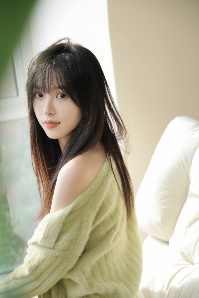 双飞小可爱 好姐妹就要一起玩，两漂亮青春美眉吃鸡啪啪 小娇乳 无毛鲍鱼，妹子上位全自动，身材一级棒的小可爱